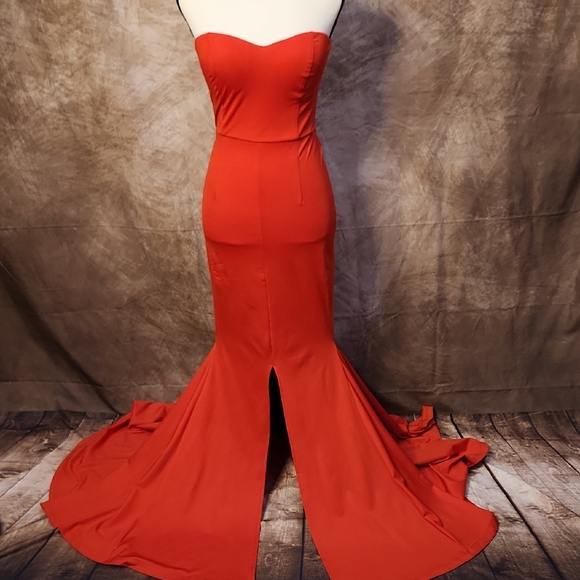 Fashion Nova Dresses & Skirts - Strapless Mermaid Gown – Red – Size S